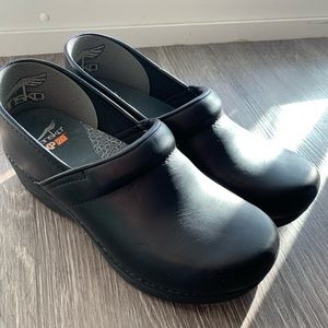 Dansko XP 2.0 Women’s Clogs